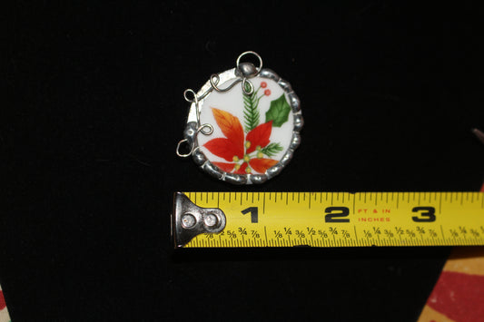 Poinsettia Pendant Round