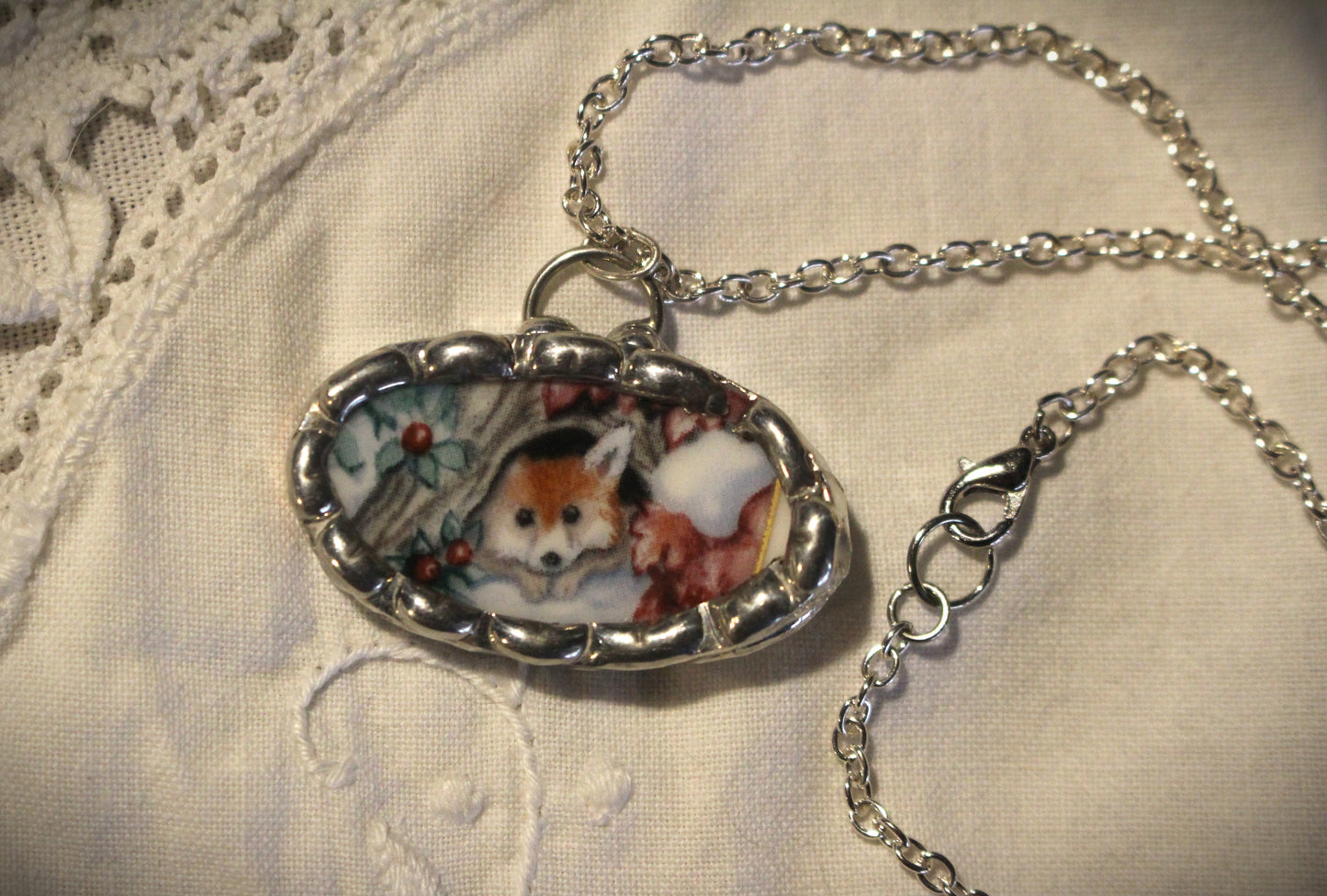 Fox In Den Pendant