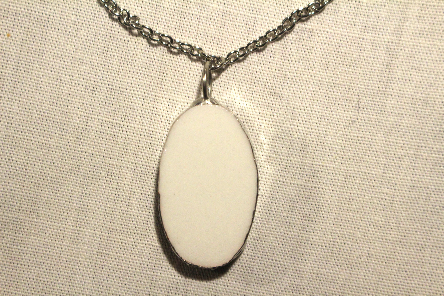 Hanging Mittens Oval Pendant