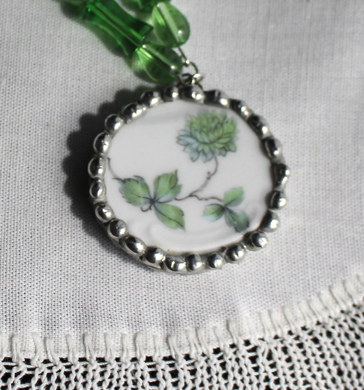 Green Chrysanthemum Round Pendant