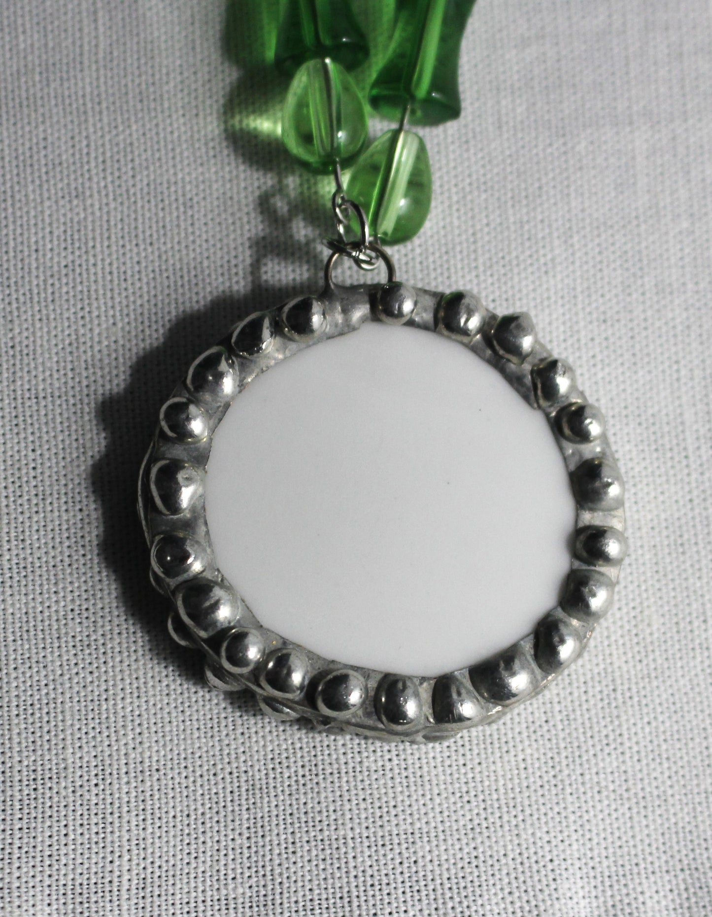 Green Chrysanthemum Round Pendant